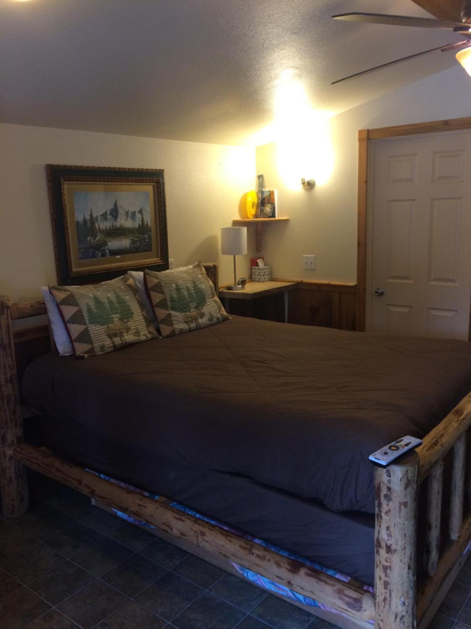 Lolo Hot Springs Hotell Rom bilde