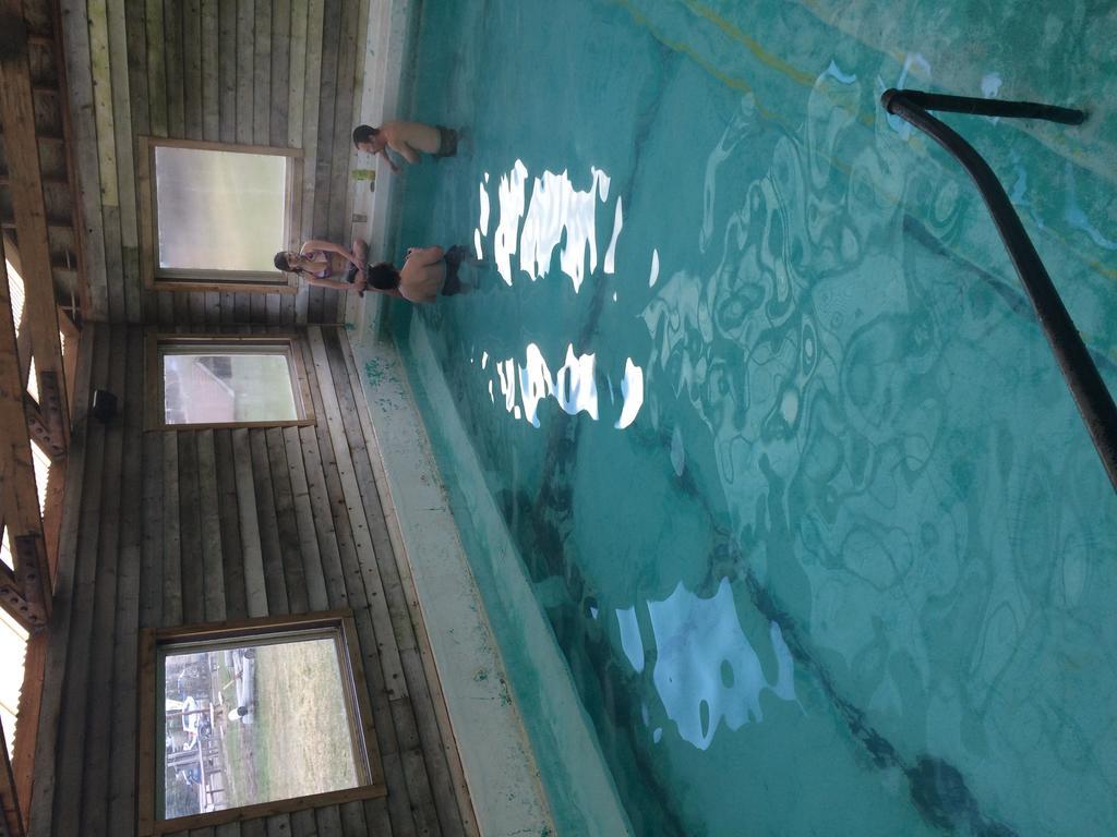 Lolo Hot Springs Hotell Eksteriør bilde