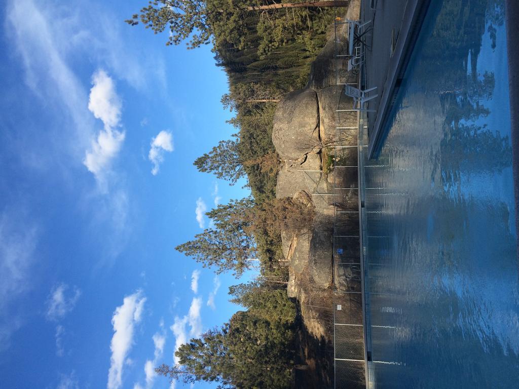 Lolo Hot Springs Hotell Eksteriør bilde