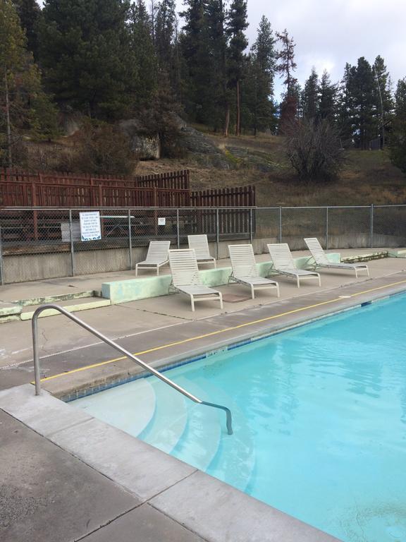 Lolo Hot Springs Hotell Eksteriør bilde