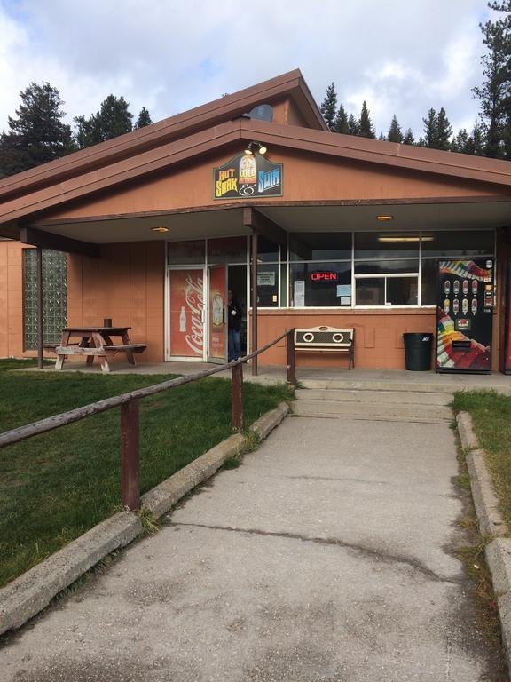 Lolo Hot Springs Hotell Eksteriør bilde