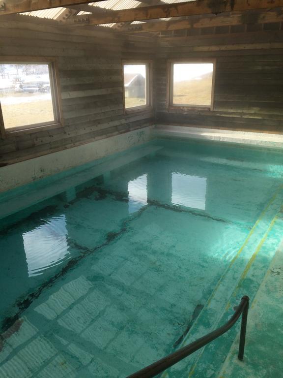 Lolo Hot Springs Hotell Eksteriør bilde