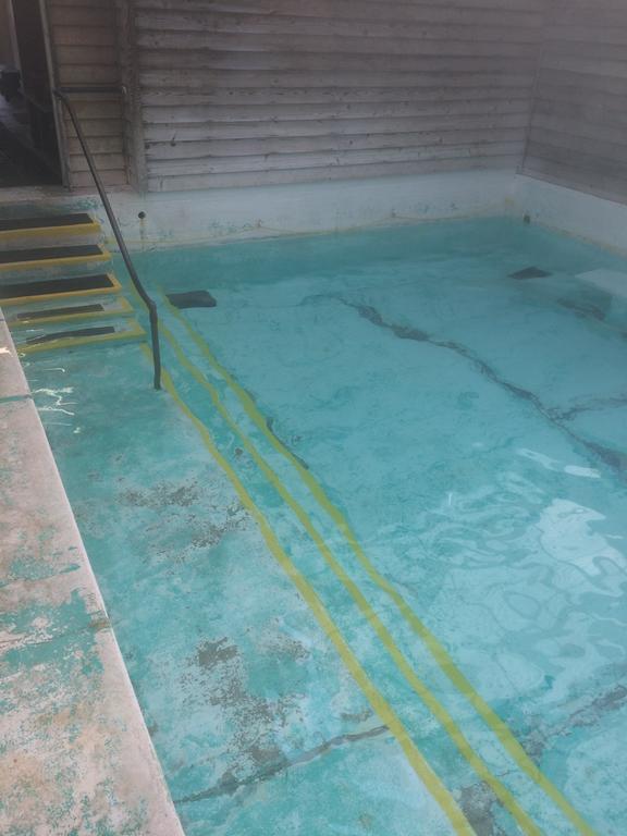 Lolo Hot Springs Hotell Eksteriør bilde